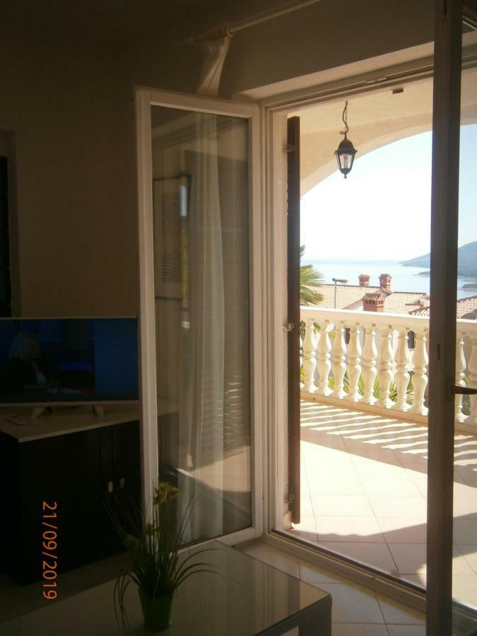 Apartment Sea And Sun